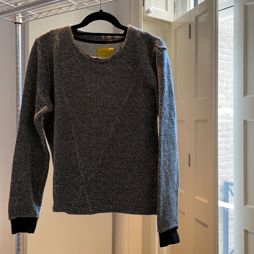 Small Journal sweater in grey and black.